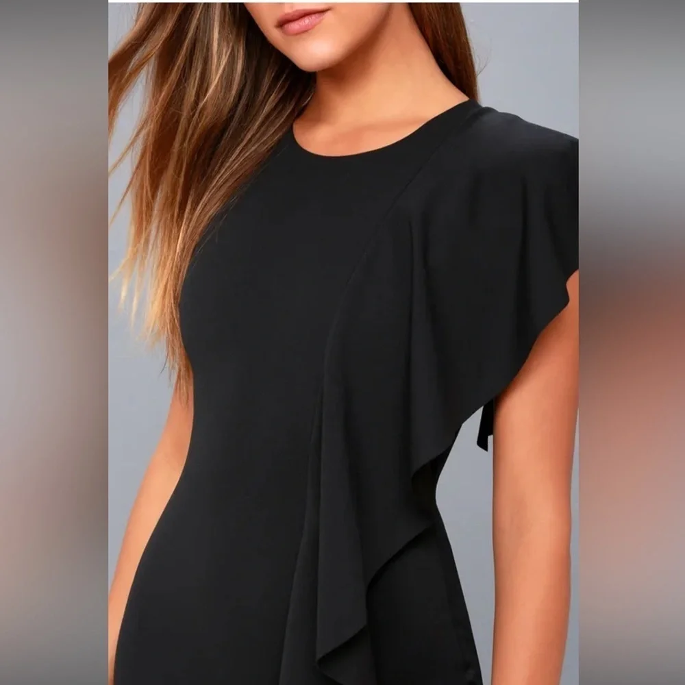 Lulu’s Tender-Hearted Black One Shoulder
Bodycon Midi Dress in Black Extra Small - Picture 3 of 7